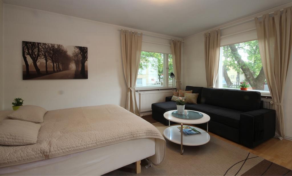 Majoitushuoneisto Tuomipuisto Apartment Naantali Phòng bức ảnh